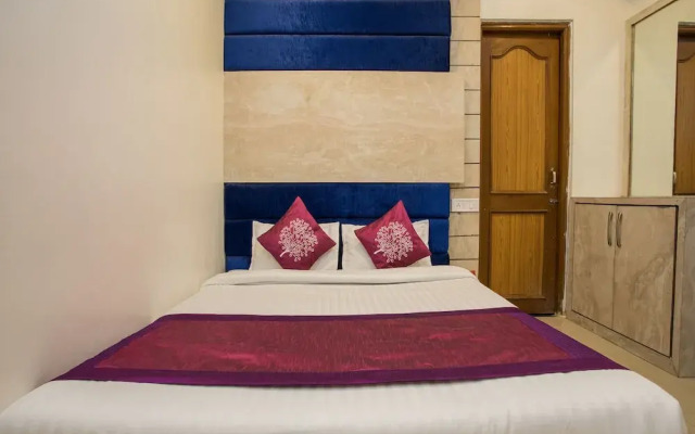 OYO 9903 Hotel Care Residency