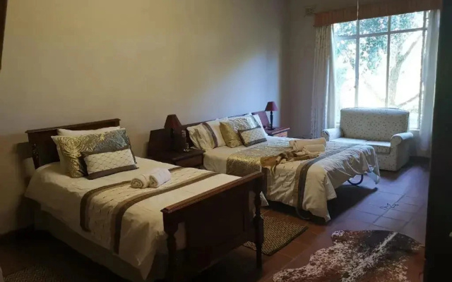 Drakensberg Bush Lodge and Backpackers