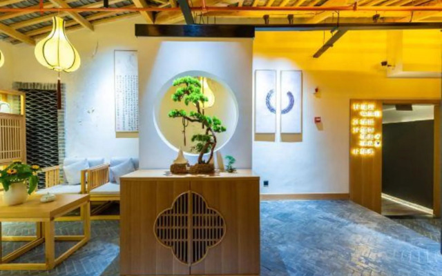 G Joyful · Meet Hotel (Nanping Pedestrian Street Jinma Biji Fang)