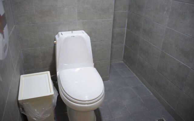 The Home Guest House - Hostel