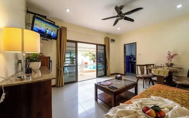 Siam Court Hotel And Resort