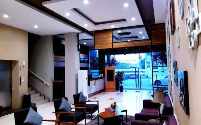 Triizz Hotel Semarang by Royal Singosari