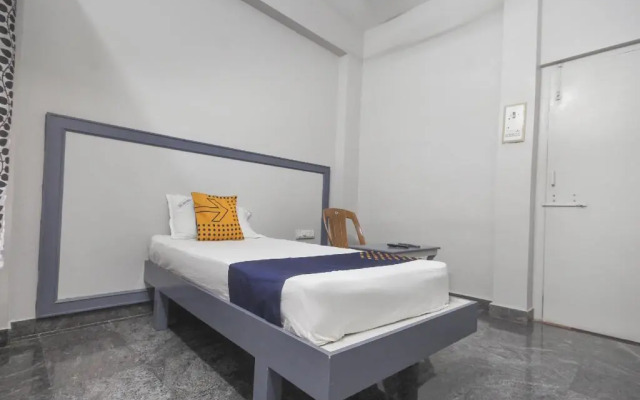 Sri Krishna Lodge by OYO Rooms