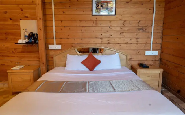 Alcove Beach Resort