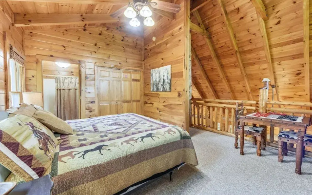 Horsin' Around 3 Bedroom Cabin by Redawning