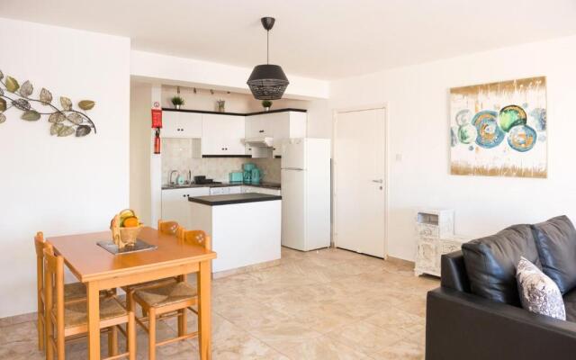 SOFIA APARTMENT 700m away from the beach