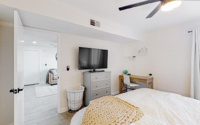 Villa Sunrise 1 Bedroom Condo by RedAwning