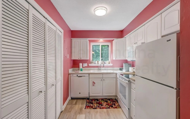 5d Amelia Landings 2 Bedroom Condo by RedAwning