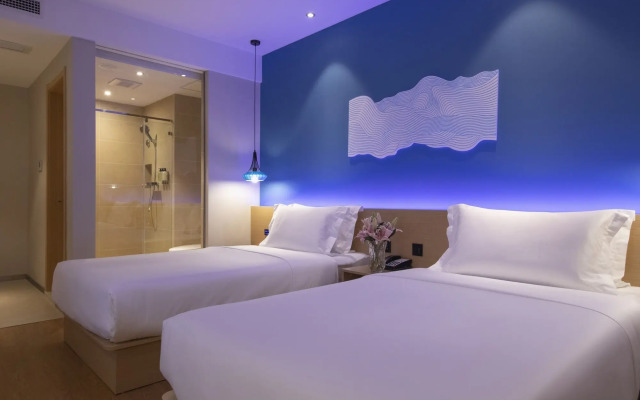 Orange Hotel Select