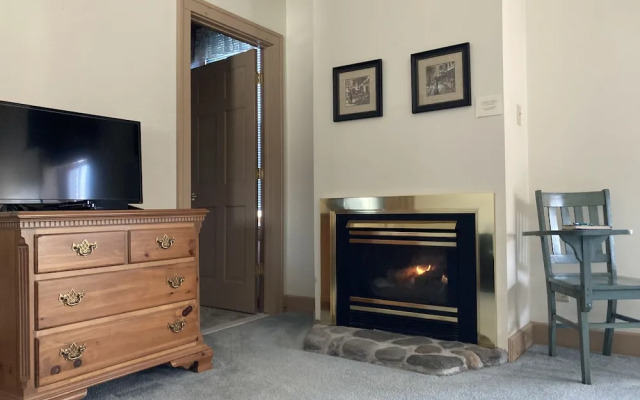 Oak Valley Inn & Suites