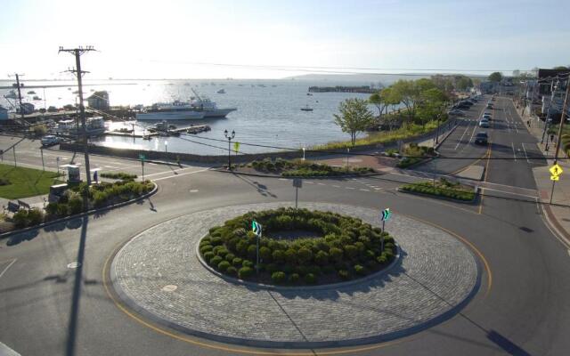 Thomas Sea Suites at Harbourtown