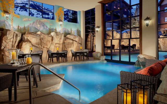 Snake River Lodge - Amenities at Sister Property