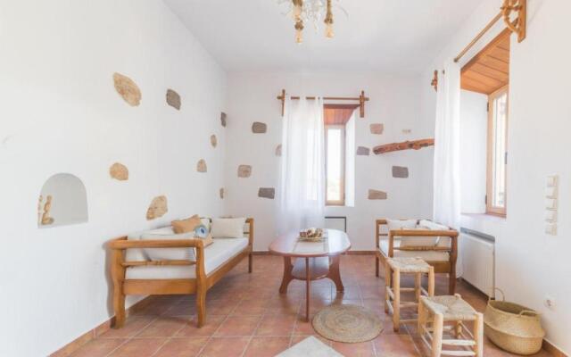 Traditional House Meloi