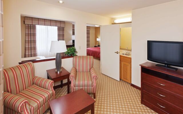 Holiday Inn Express & Suites Tulsa-Catoosa East I-44