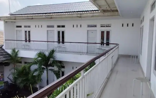 Backyard Guest House