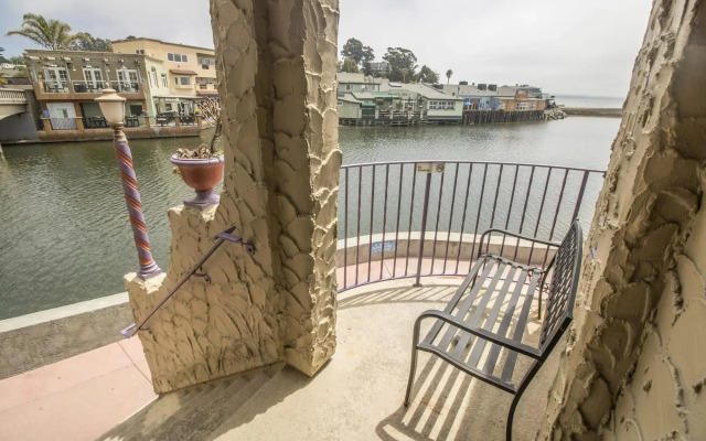Capitola Venetian Hotel