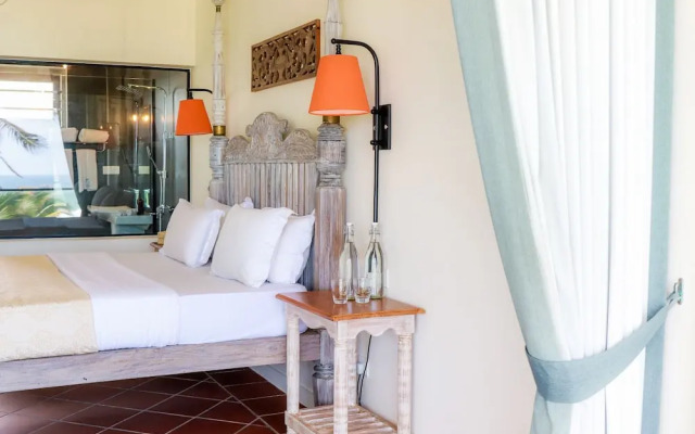 Naomi Beach Resort