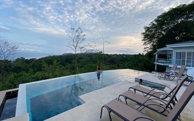 Adeluna Luxury Villas