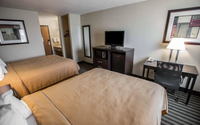 Quality Inn Chesterton near Indiana Dunes National Park I-94