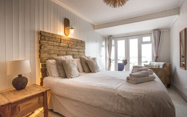 Lusty Glaze Beach Accommodation