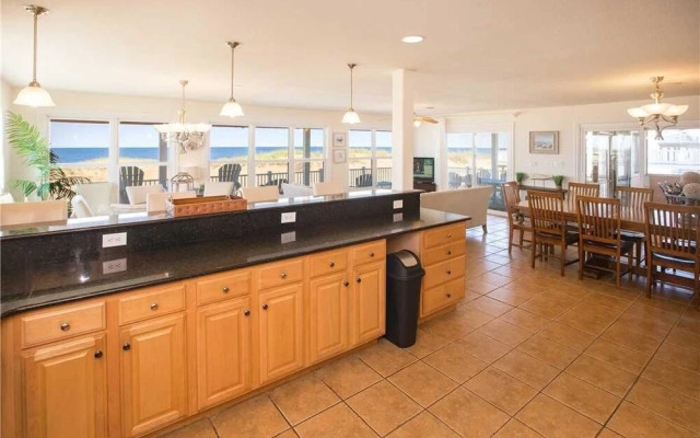 Coastal View V - 8 Br Home