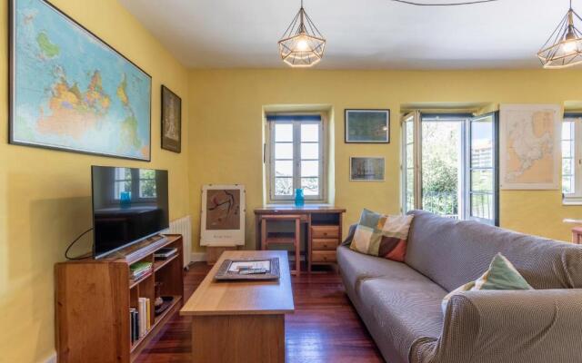 Antigua casa de escritor junto a la playa