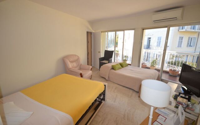 Marie Antoinette Studio