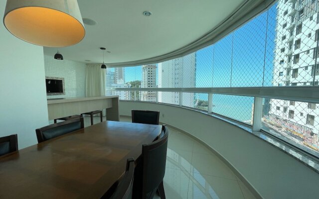Amplo Apartamento Um Por Andar
