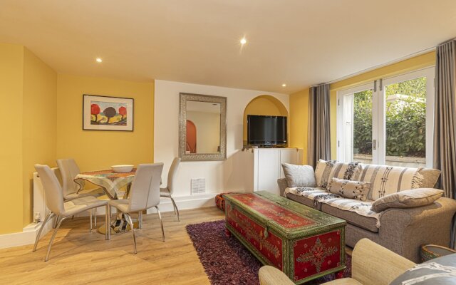 Altido Stylish 2 Bed Flat In Notting Hill