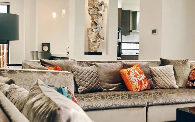 Luxury House Collection Four Beds