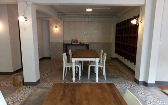 Baan Phraeng Poshtel Bangkok