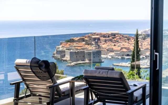 New&Luxury 5* with an Amazing View - Pure Apartment