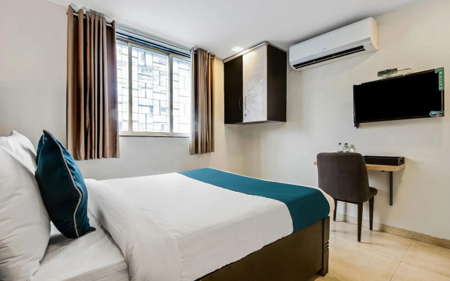 OYO SilverKey 76611 Nirsukh Palace