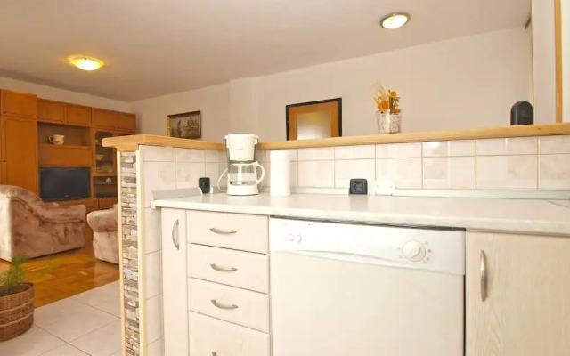 Apartment 1595