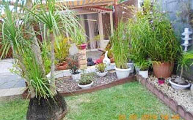 Bungalow with One Bedroom in Saint Pierre, with Wonderful Mountain View, Terrace And Wifi - 13 Km From the Beach