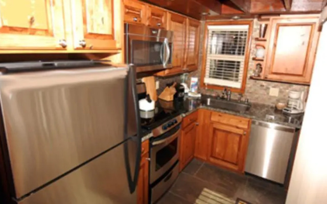 RedAwning Forest Avenue Holiday home