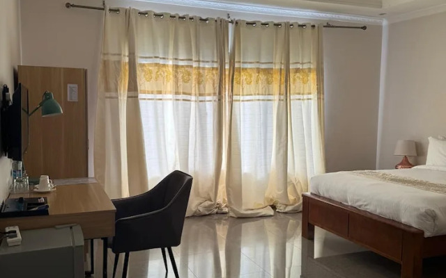 Eleganciana Lodges Ltd