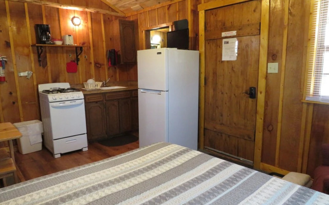 Eagle Nest Cabins & Marina