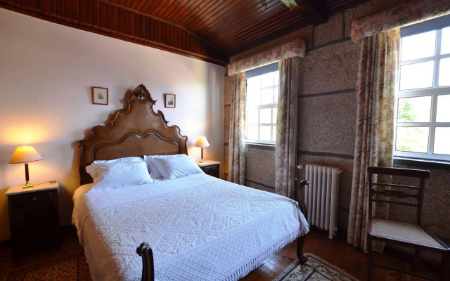 Casa dos Assentos de Quintiaes