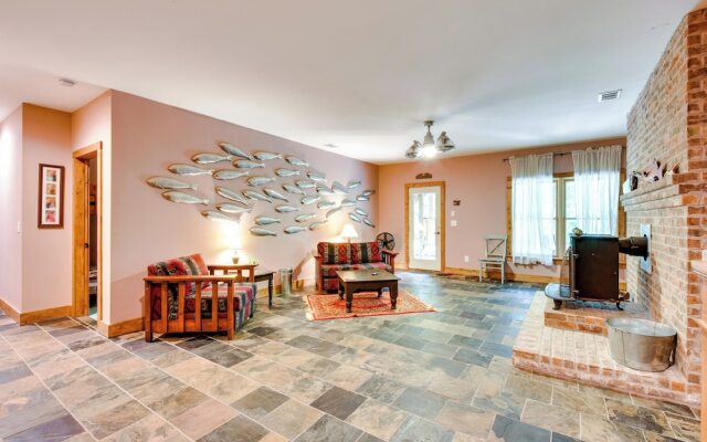 Dog-friendly Lavonia Home w/ Dock & Lake Access