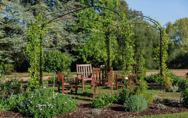 Oatlands Park Hotel