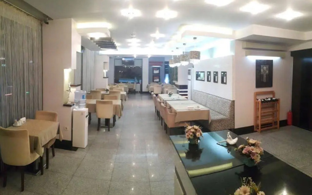 Hotel La Bella Soma