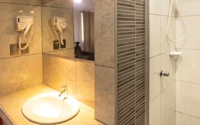 Dmilez Hotel