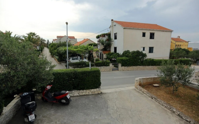 Mut - 250 m From Beach - A1