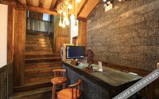 Yuejianglou River View Inn