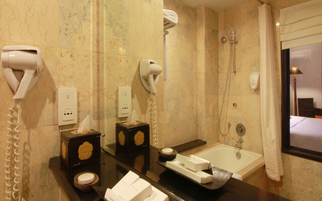 The Lokha Legian Resort & Spa