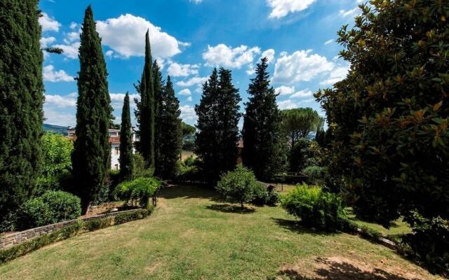 Deluxe Charming Florentine VILLA in the City. PLUS
