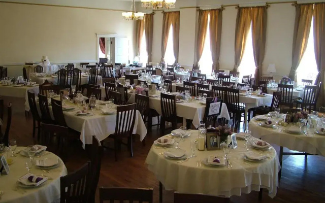 Martin & Mason Hotel