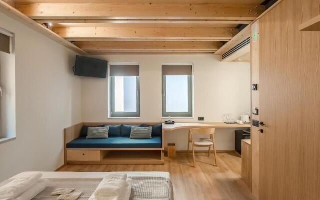 Thallos the Boutique