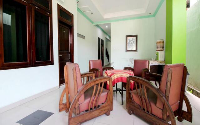 RedDoorz Plus @ Timoho